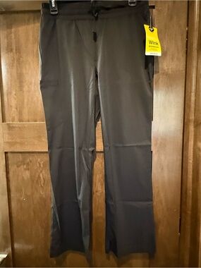Wink Essentials Men’s Black Drawstring scrub pant size small short